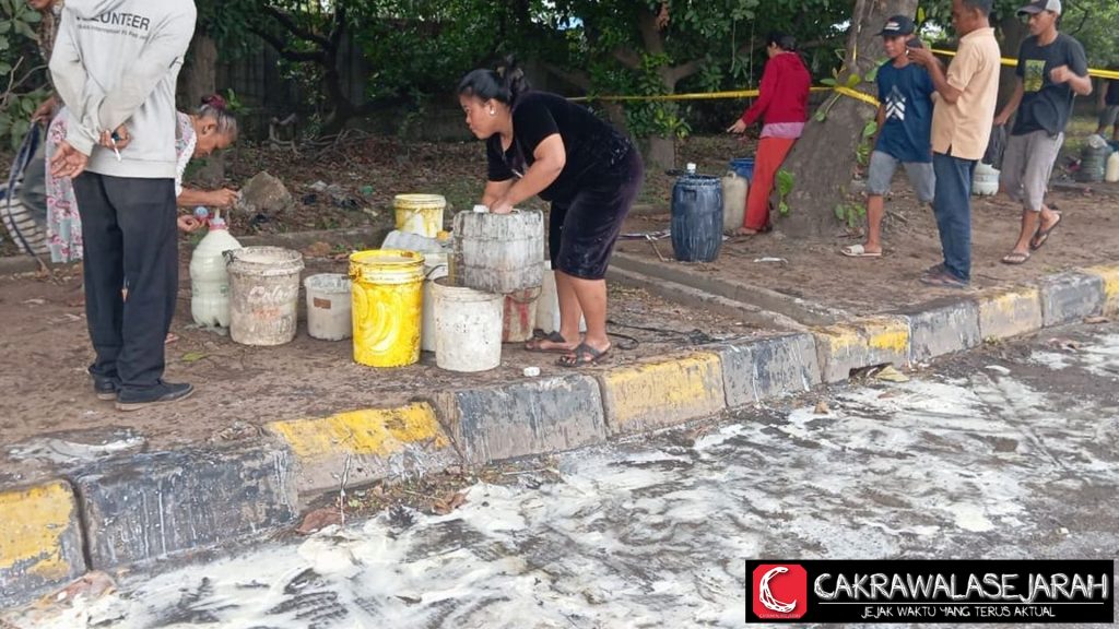 Tragedi Cilincing: Tumpahan Minyak Cemari Laut dan Daratan!