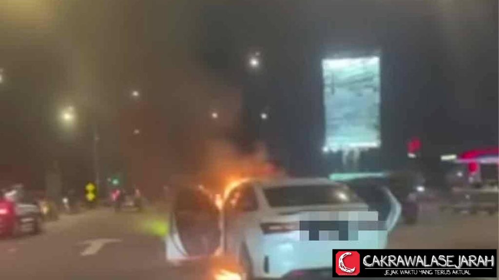 Konflik Keluarga Berakhir Tragis: Suami Bakar Kereta Isteri!v