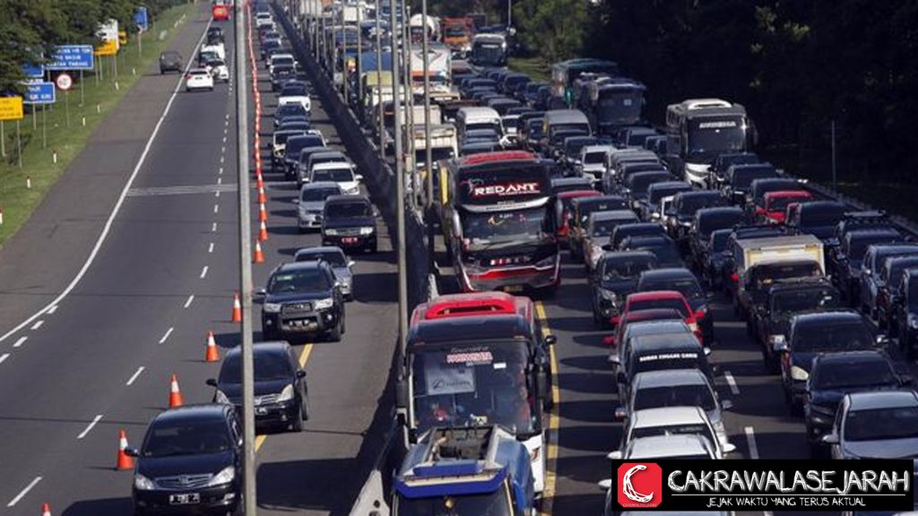 Macet Saat Mudik: WFH Dinilai Tak Efektif Tanpa Pegawai Swasta!